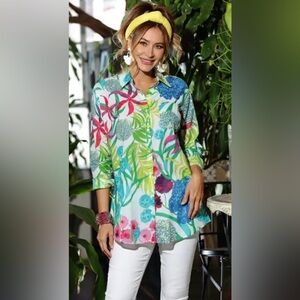 KIKISOL White Hydrangea Boyfriend Shirt Long Sleeve Roll Tab Button Front Size L